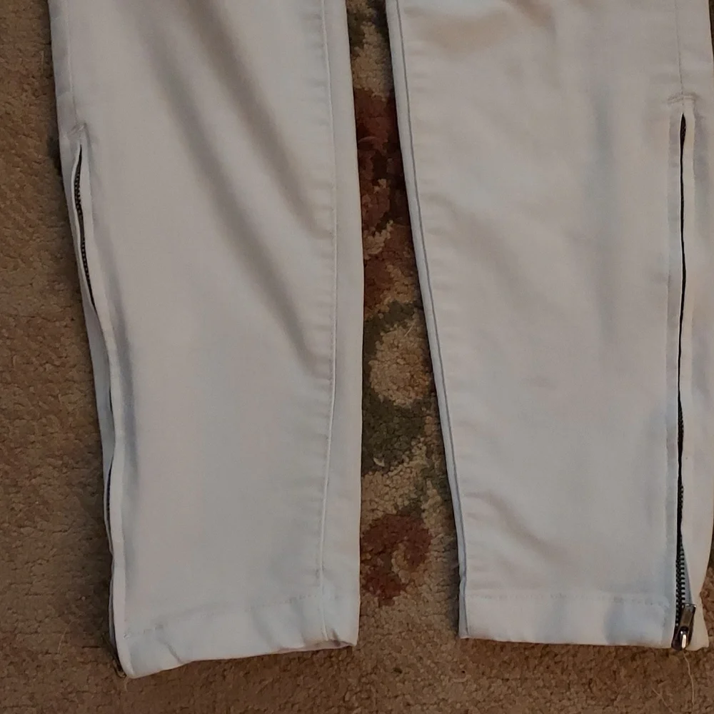 White crop jeans and halter top - Picture 5 of 11
